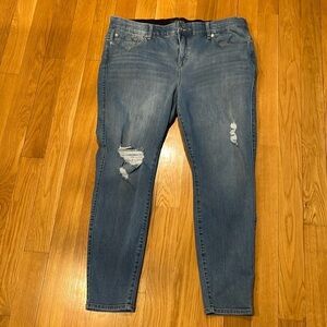 Torrid premium women’s Bombshell skinny jeans size 22R.